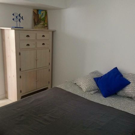 Vila T2 Calme Au Centre De Sausset Exteriér fotografie
